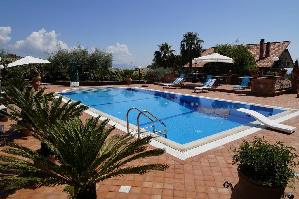 Villa Esclusiva Con Piscina Privata E Vista Etna ザッフェラーナ・エトネーア エクステリア 写真