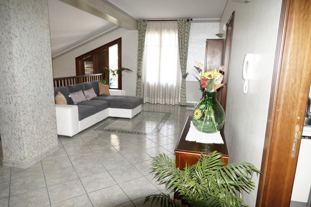 Villa Esclusiva Con Piscina Privata E Vista Etna ザッフェラーナ・エトネーア エクステリア 写真